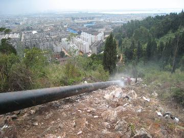 翻越高山的眠山高位水管